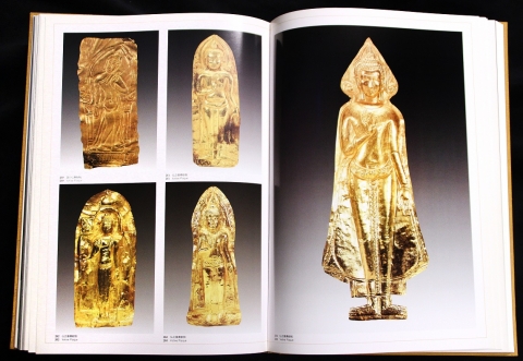 The Golden Figures of Buddha and Buddhist Sites in Thailand, photographs